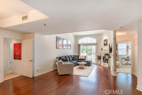 14242 Burbank #307 listing photo