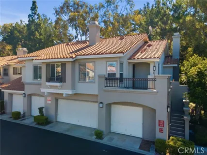 157 California Court listing photo