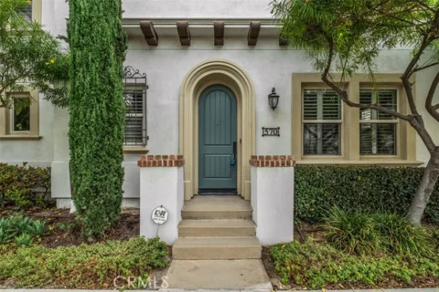570 S Kroeger Street listing photo