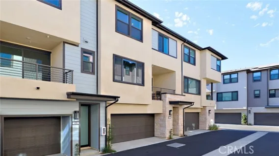 107 S Laxore Street #404 listing photo