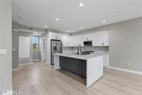 341 S Cypress Street listing photo