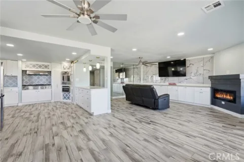 2222 S Mesa #8 listing photo