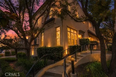 4453 Owens #101 listing photo