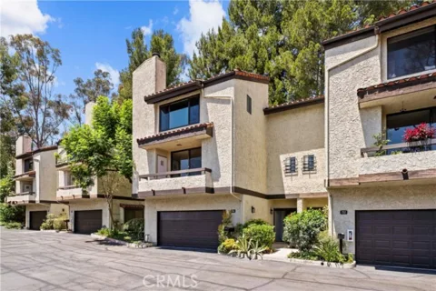 734 Fremont Villas listing photo