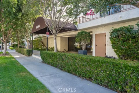 4454 Ventura Canyon #105 listing photo