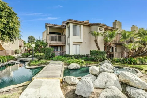 4791 Lago Drive #200 listing photo