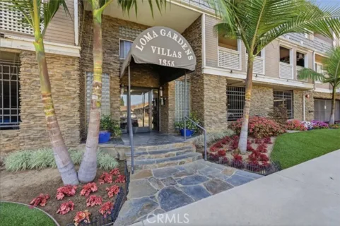 1355 Loma Avenue #310 listing photo