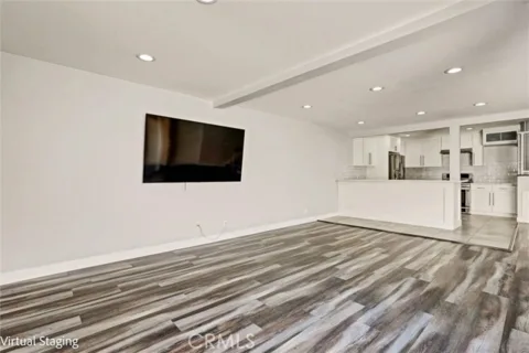 7924 Woodman Avenue #22 listing photo