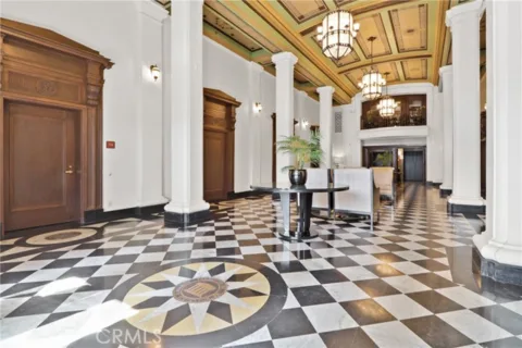 835 Locust #212 listing photo