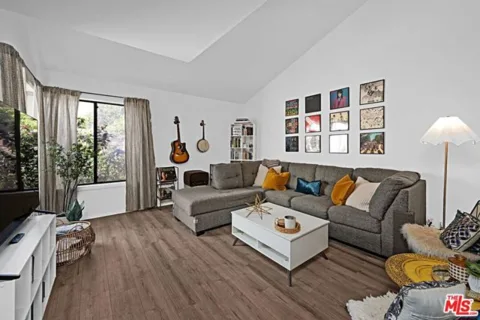 620 W Hyde Park Boulevard #117 listing photo