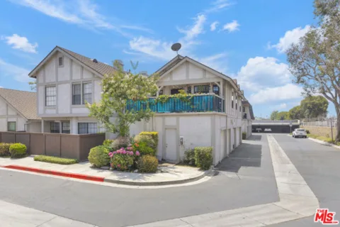 9066 Candlestick Lane #5 listing photo