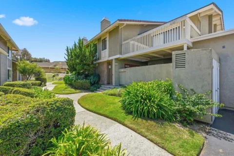 17539 Fairlie Road listing photo