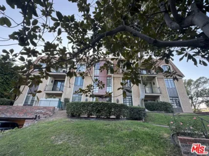 801 S Plymouth Boulevard #302 listing photo