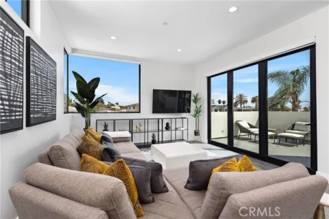 140 W Canada #A listing photo