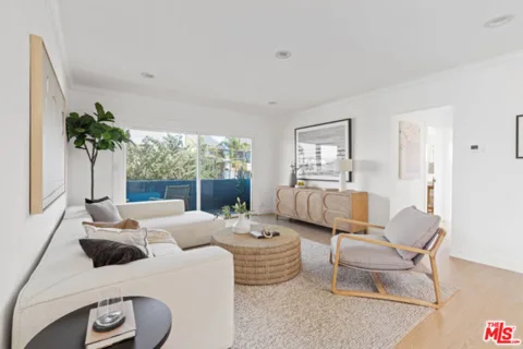 423 Pier Avenue #4 listing photo