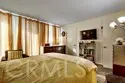 240 W Queen Street #9 thumbnail 21