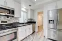 810 Baker #106 thumbnail 5