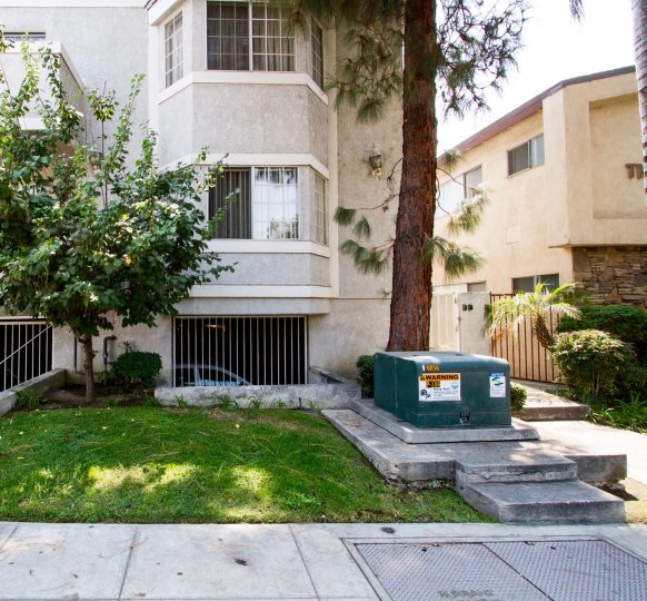 The yard in front of Delux Verdugo Condominiums