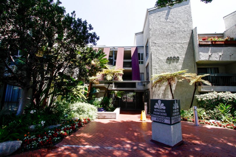 The walkway in Windsor Fountains