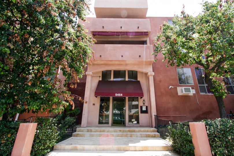The entrance leading into Mira Flores located in Encino
