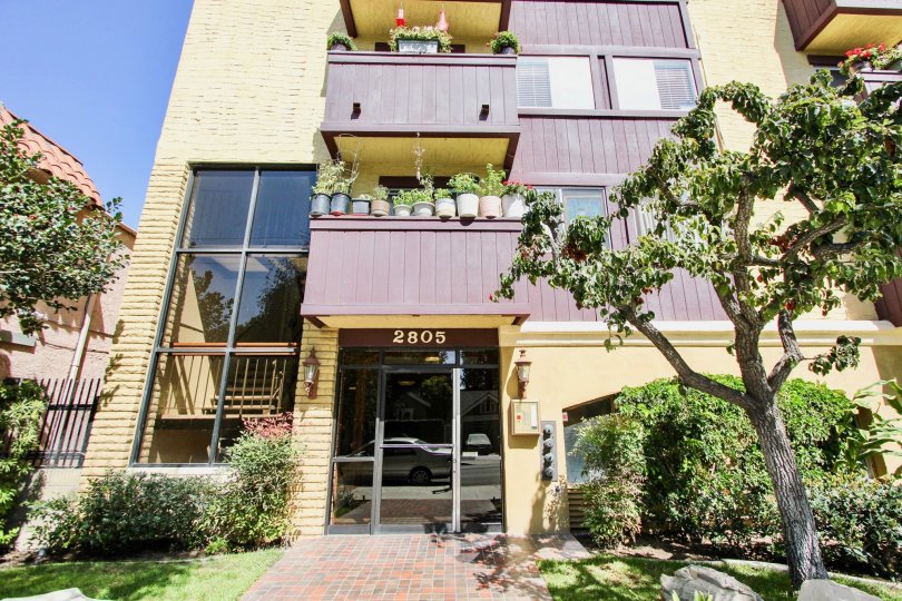 The entrance into 2805 E 3rd St