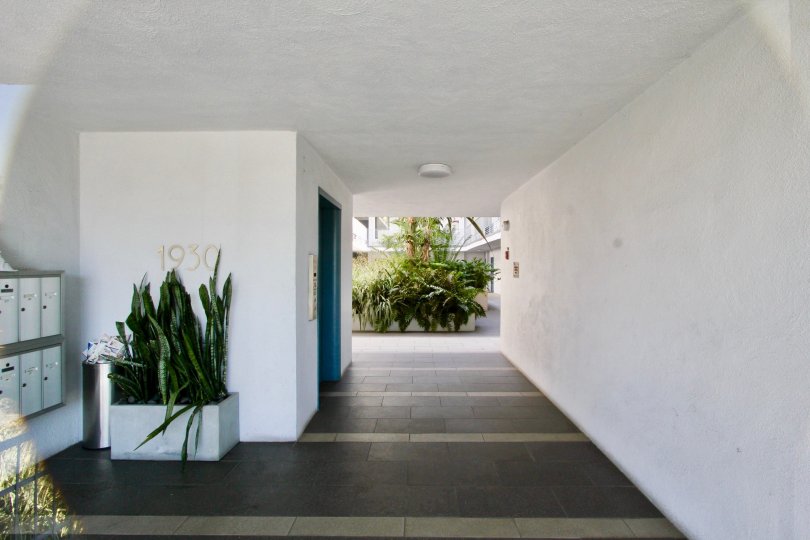 The walkway inside of Los Feliz Village
