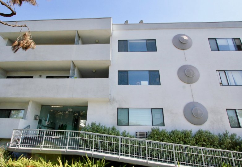 The ramp up to Los Feliz Village
