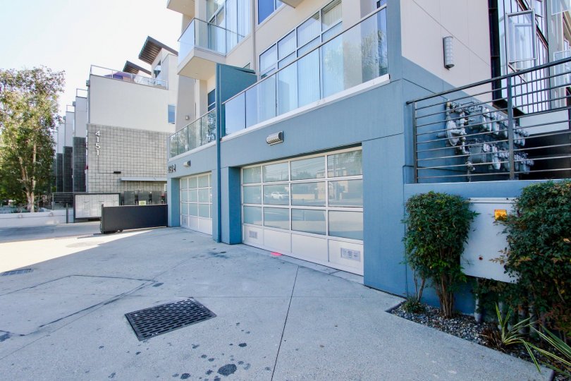 The walkway through R1 Living in Mar Vista, California
