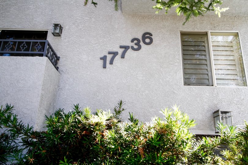 The address on the Superior Villas building