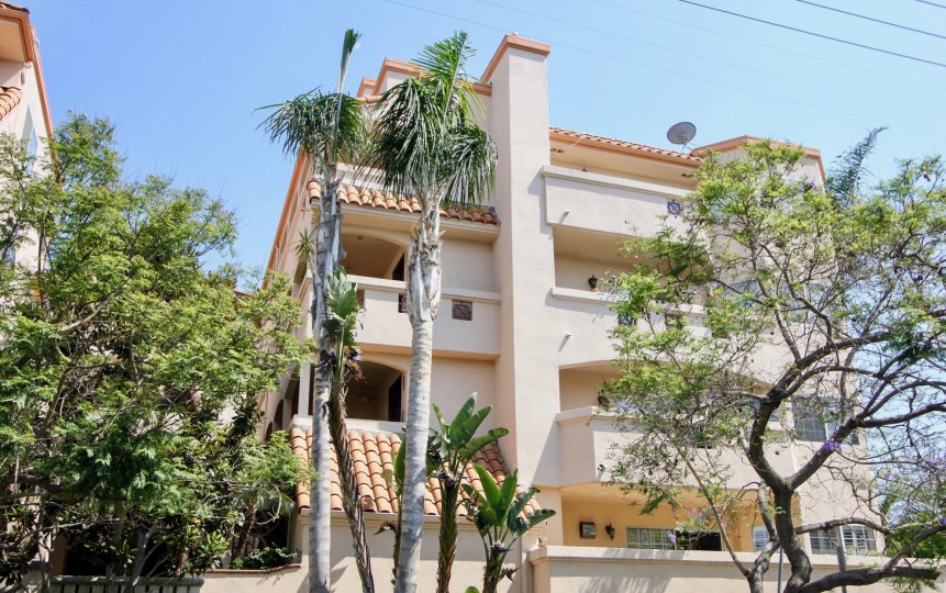 Beautiful apartment building in Idaho villas in West LA California.