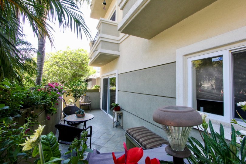 the sunny day in The Rochester, West LA, California looks peacefull