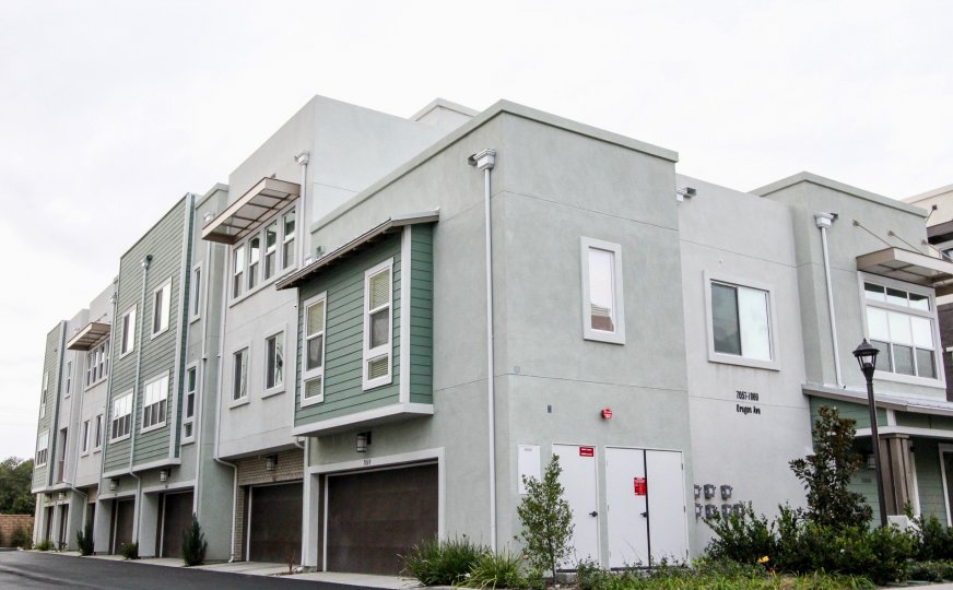 THE APARTMENT IN BUENA PARK THAT SHOWS SHED, GLASS WINDOWS, LAMP, LAWN IN BUENA PARK