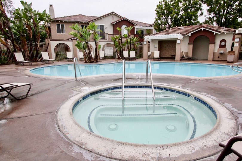 Hot tub and poolside at The Vineyards in Lake Forest, CA