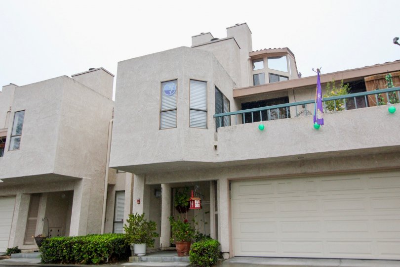Mission Viejo is suburban in nature and culture. The city is mainly residential, although there are a number of offices and businesses within its city limits.