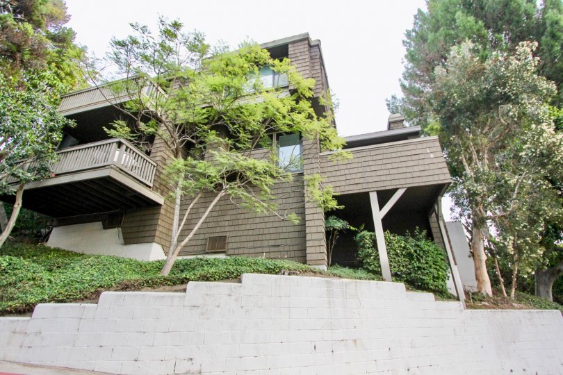 the Big Canyon McLain is a hills house of the newport beach city in CA