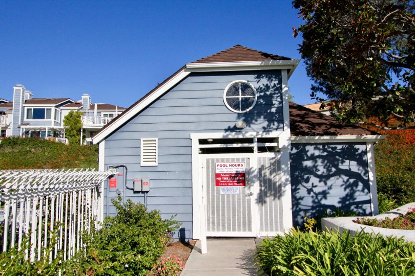 2 Bedrooms, Hardwood Floors, newer Carpet, newer Dual Pane Windows & Sliding Glass Doors, new Blinds, a recently upgraded Kitchen with Granite
