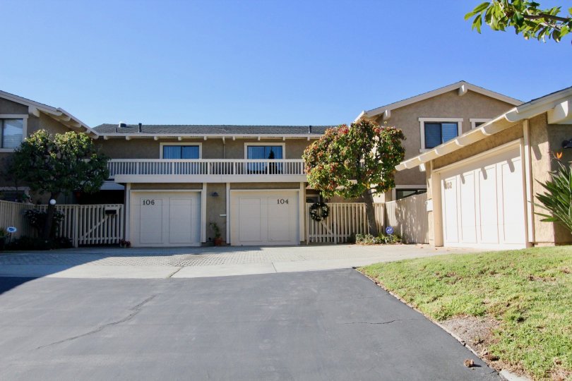 Presidential Heights is located in the San Clemente Southeast area of San Clemente, California. Presidential Heights condos can be found on "Avenida Adobe" and "Avenida Baja" streets with select condos offering beautiful views of the Pacific Ocean. There 
