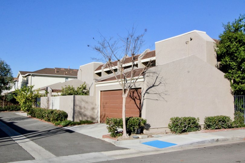The real estate search: Stanton Park Townhomes | Condos and Townhomes for Sale in Stanton is brought to you courtesy of LivingSoCal, the premier SoCal Real Estate Search Site. If you would like more information about the real estate on this website, or wo