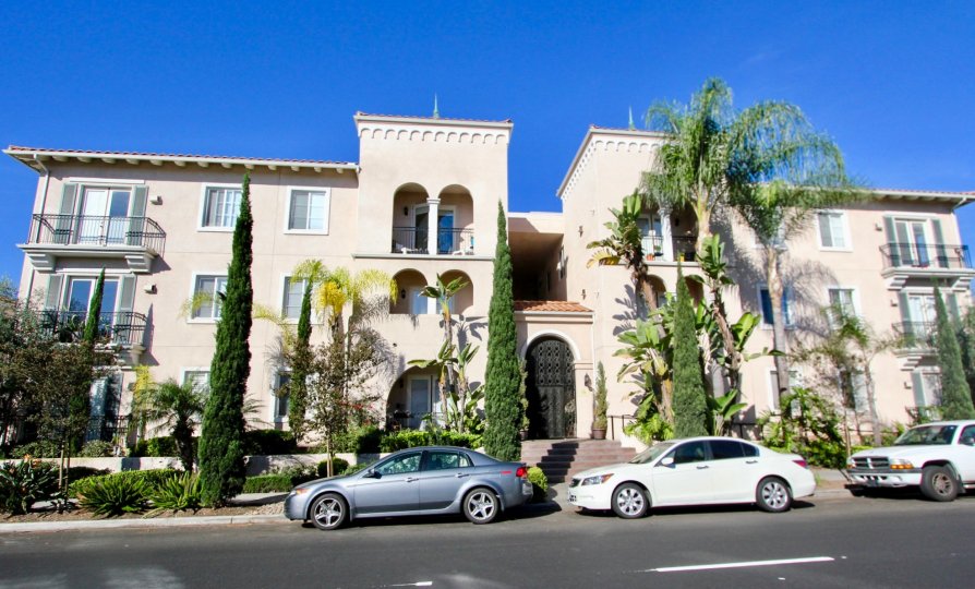 Beautiful apartment complex Villa Portofino on Front in Mission Hills, California