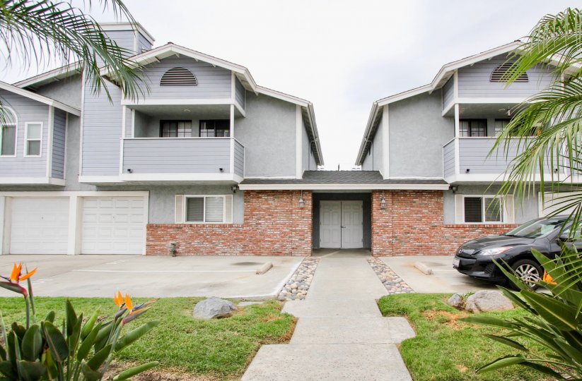 Arizona Park  ,: North Park  , California, grey building,lawn