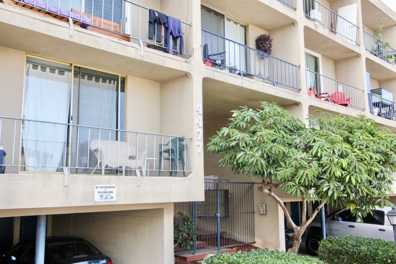 The Apartment in Sans Socui, Chairs is present in all balconies