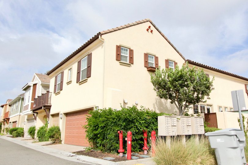 NO PROPERTY TAXES. Move In Ready. Huge backyard with artificial turf. 2br 2ba, 1977. 1344 sqft w California room add on. Completely remodeled kitchen with all new cupboards, appliances, countertops, mosiaic tile back splash. Newer furnace and Powerful New